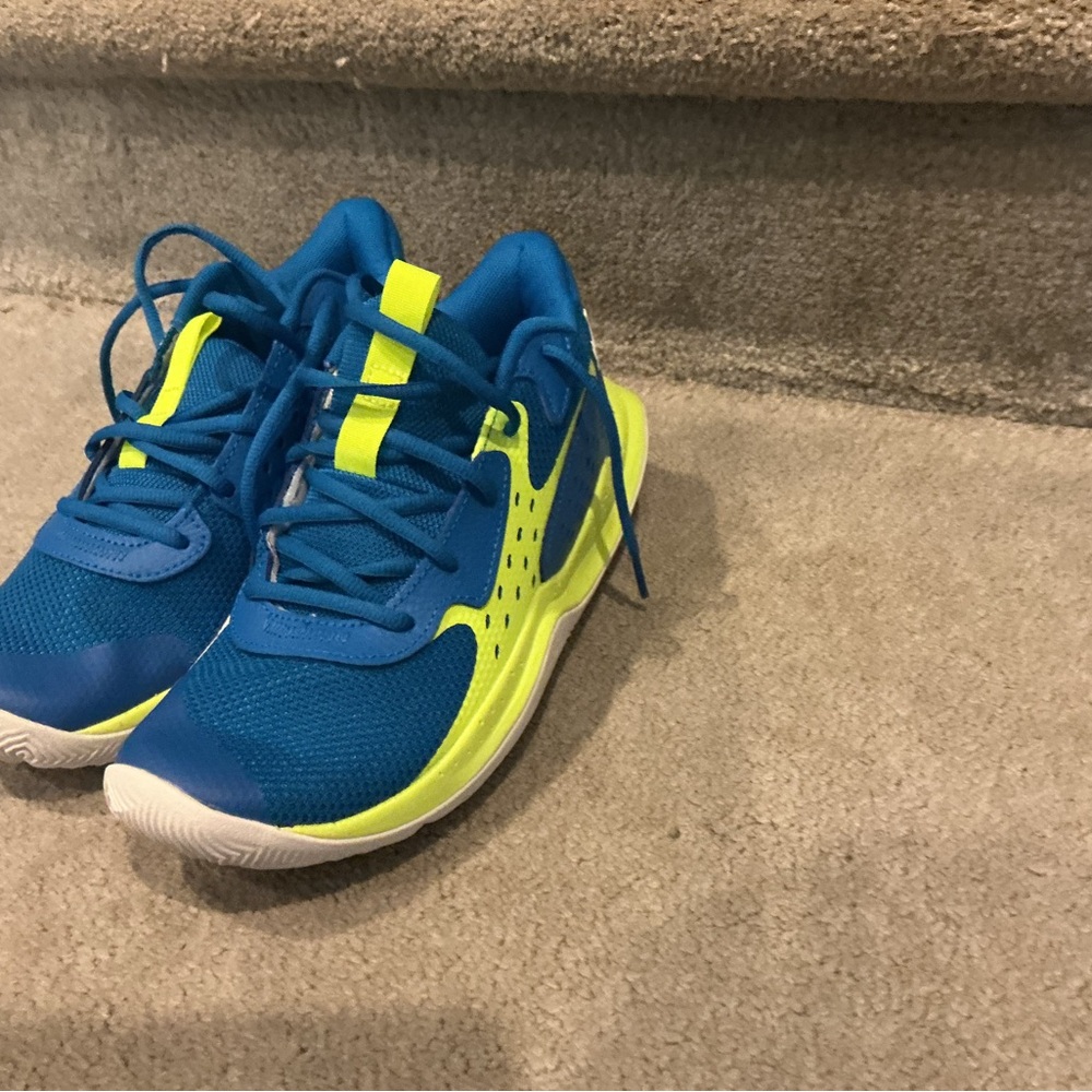 Under Armour Kids Sneakers in Blue and Neon Yellow size 7Y